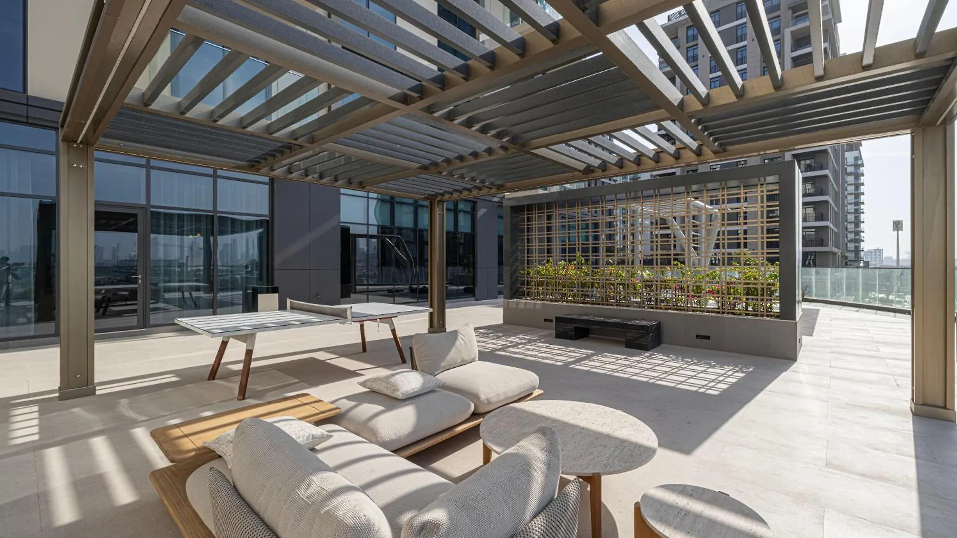 High-End 1Br-Panoramic Views, Pool With Burj Khalifa View, Padel & Rooftop Bbq Experience Dubai
