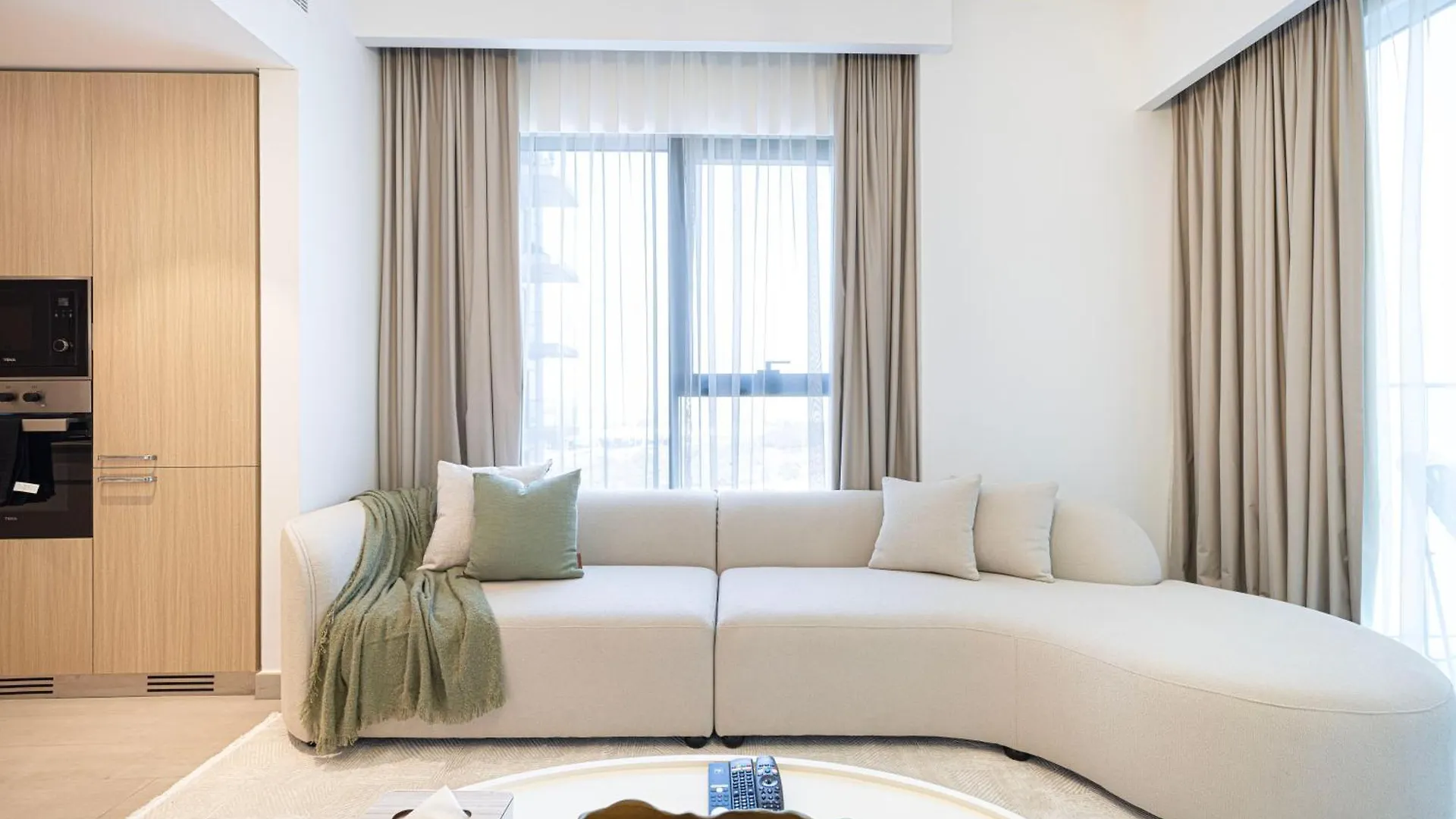 High-End 1Br-Panoramic Views, Pool With Burj Khalifa View, Padel & Rooftop Bbq Experience Dubai