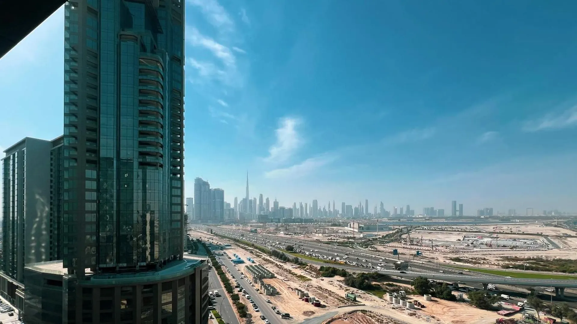 High-End 1Br-Panoramic Views, Pool With Burj Khalifa View, Padel & Rooftop Bbq Experience Dubai 0*,  Verenigde Arabische Emiraten