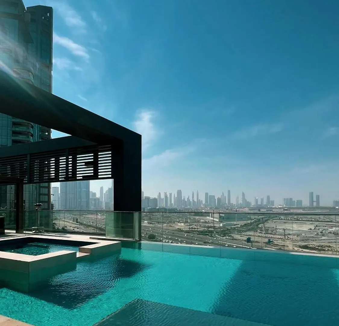 High-End 1Br-Panoramic Views, Pool With Burj Khalifa View, Padel & Rooftop Bbq Experience Dubai Appartement