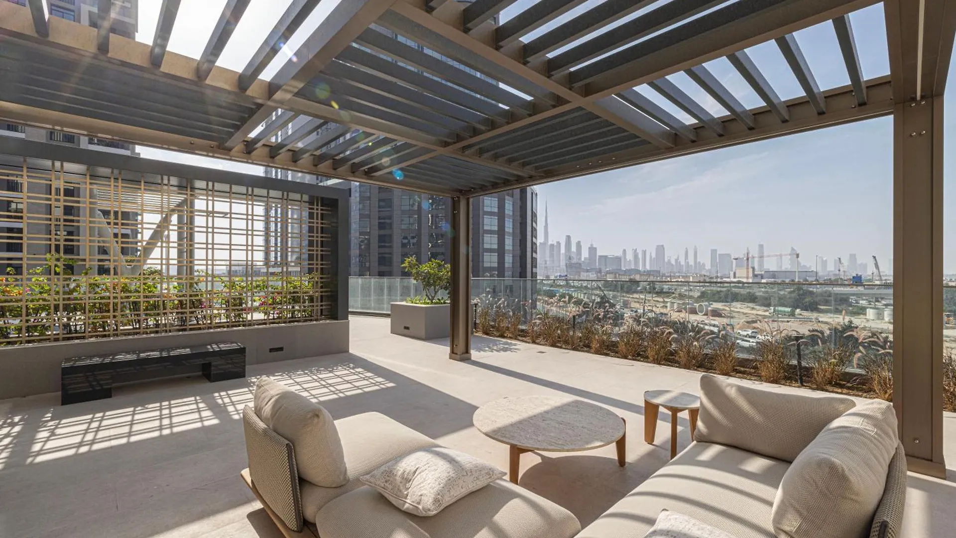Apartment High-End 1Br-Panoramic Views, Pool With Burj Khalifa View, Padel & Rooftop Bbq Experience Dubai