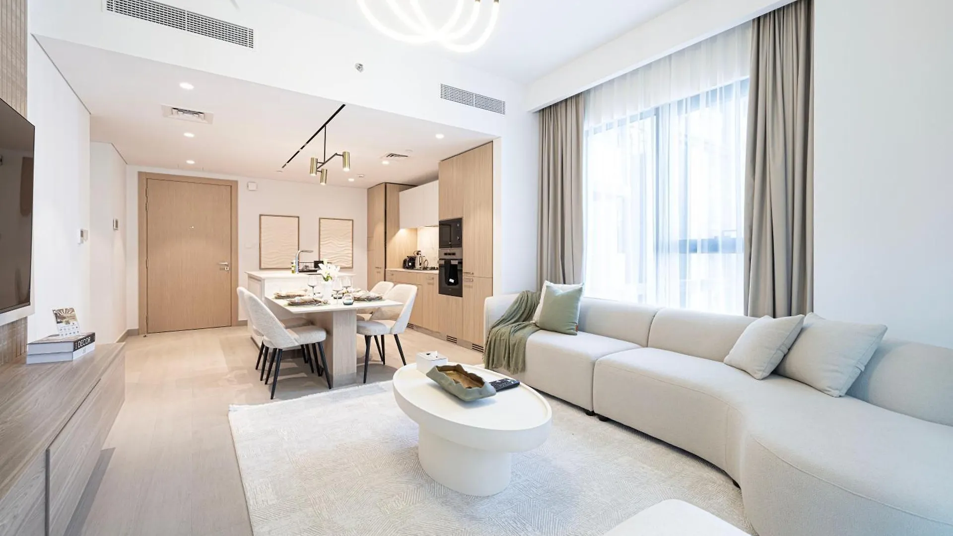 High-End 1Br-Panoramic Views, Pool With Burj Khalifa View, Padel & Rooftop Bbq Experience Dubai