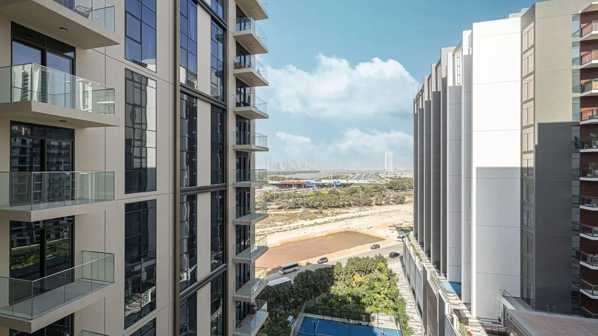 High-End 1Br-Panoramic Views, Pool With Burj Khalifa View, Padel & Rooftop Bbq Experience Dubai