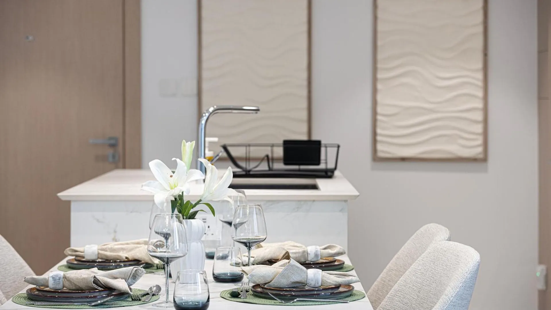 High-End 1Br-Panoramic Views, Pool With Burj Khalifa View, Padel & Rooftop Bbq Experience Dubai