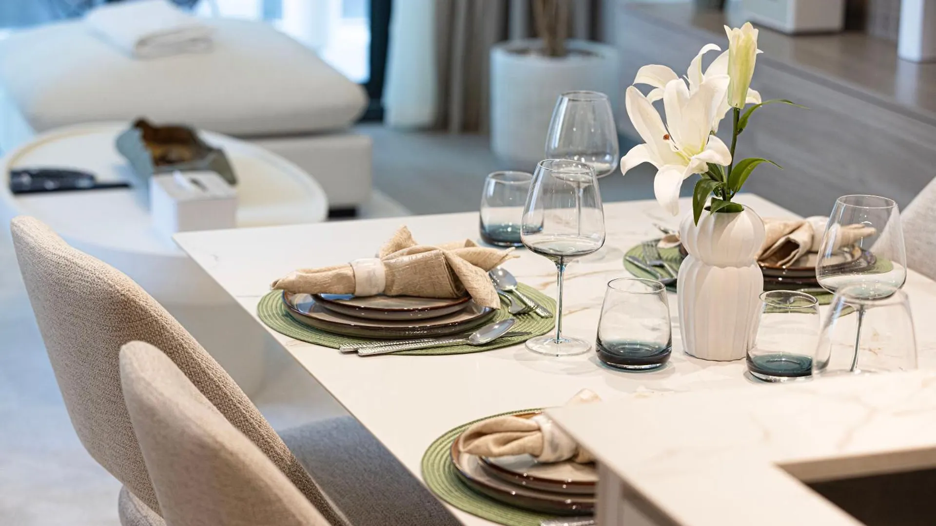 High-End 1Br-Panoramic Views, Pool With Burj Khalifa View, Padel & Rooftop Bbq Experience Dubai Apartment