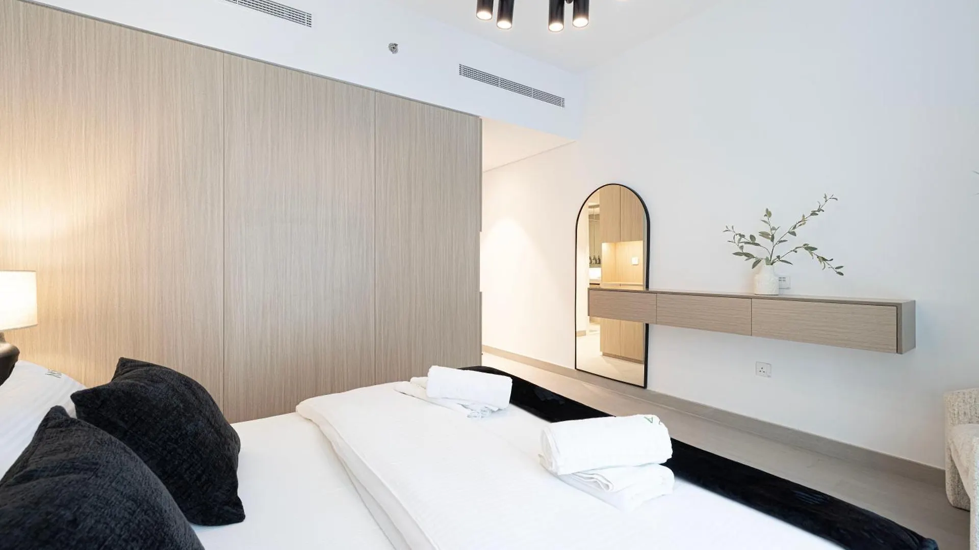 High-End 1Br-Panoramic Views, Pool With Burj Khalifa View, Padel & Rooftop Bbq Experience Dubai United Arab Emirates