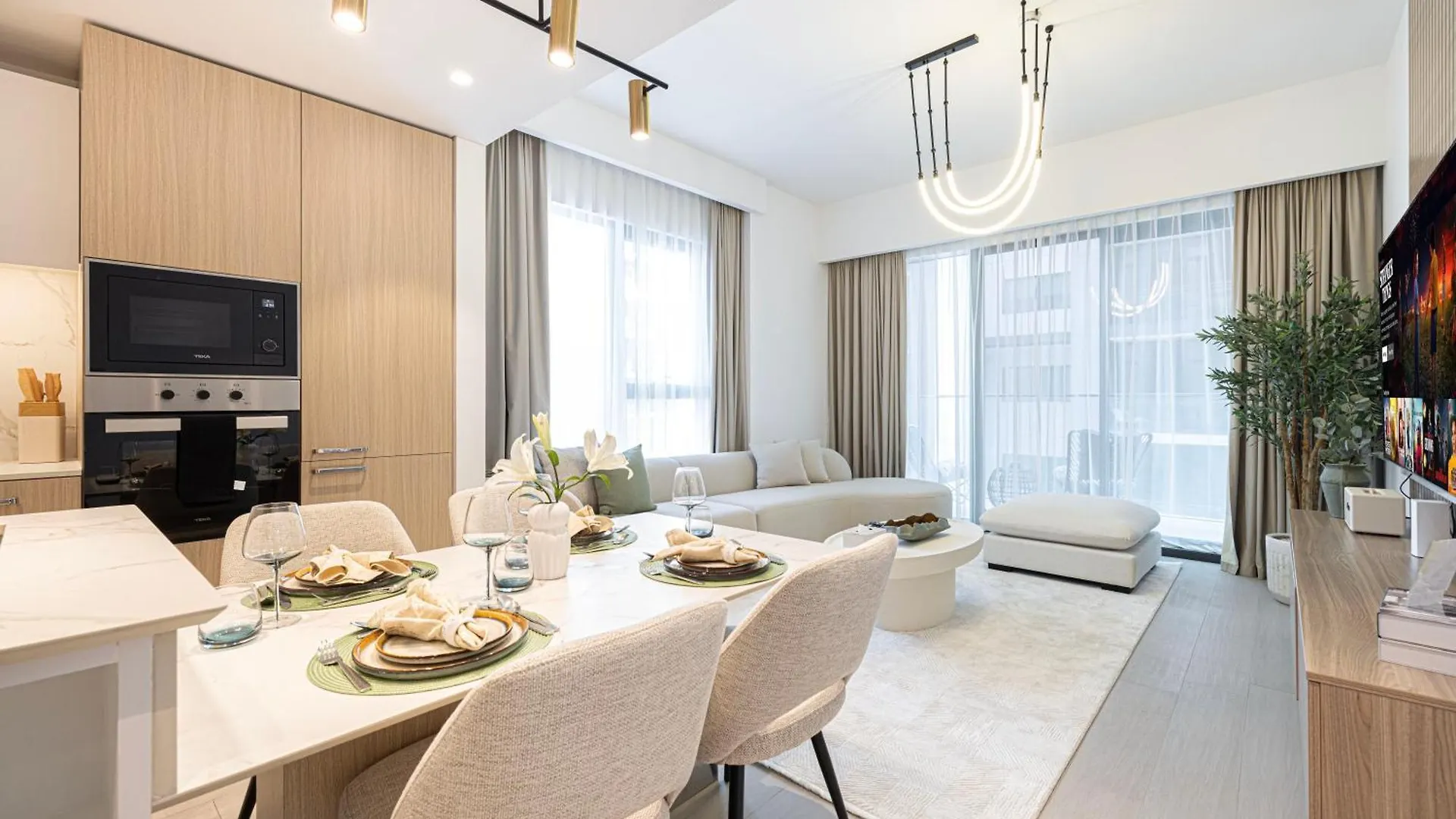 Apartment High-End 1Br-Panoramic Views, Pool With Burj Khalifa View, Padel & Rooftop Bbq Experience Dubai